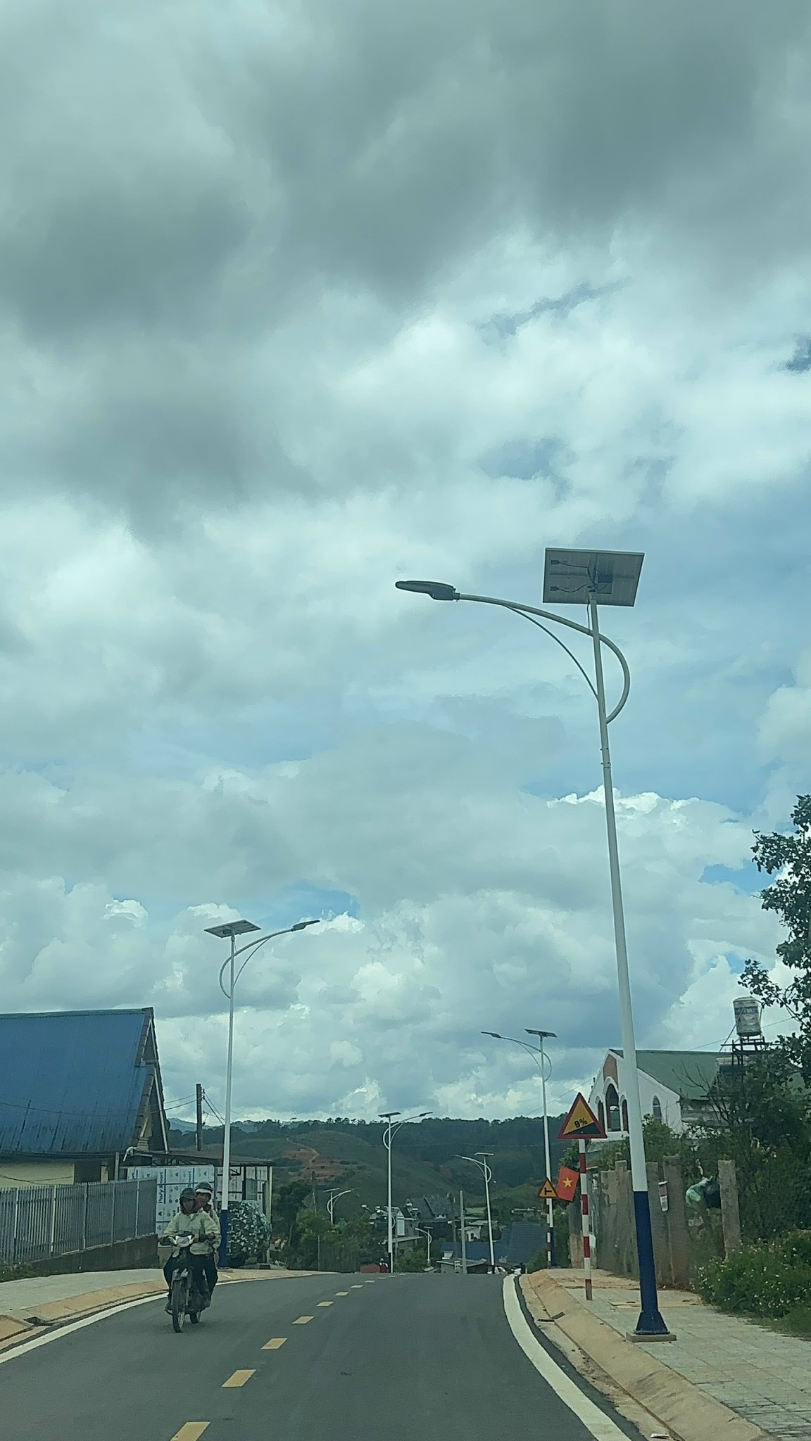 Mẫu đèn CTP-Shark-R sử dụng năng lượng mặt trời