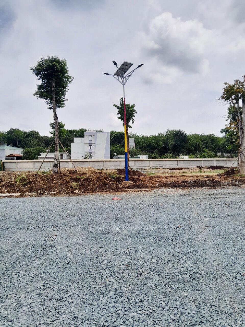 Vẻ đẹp của trụ đèn 3 màu và đèn LED NLMT CTP-OSCAR