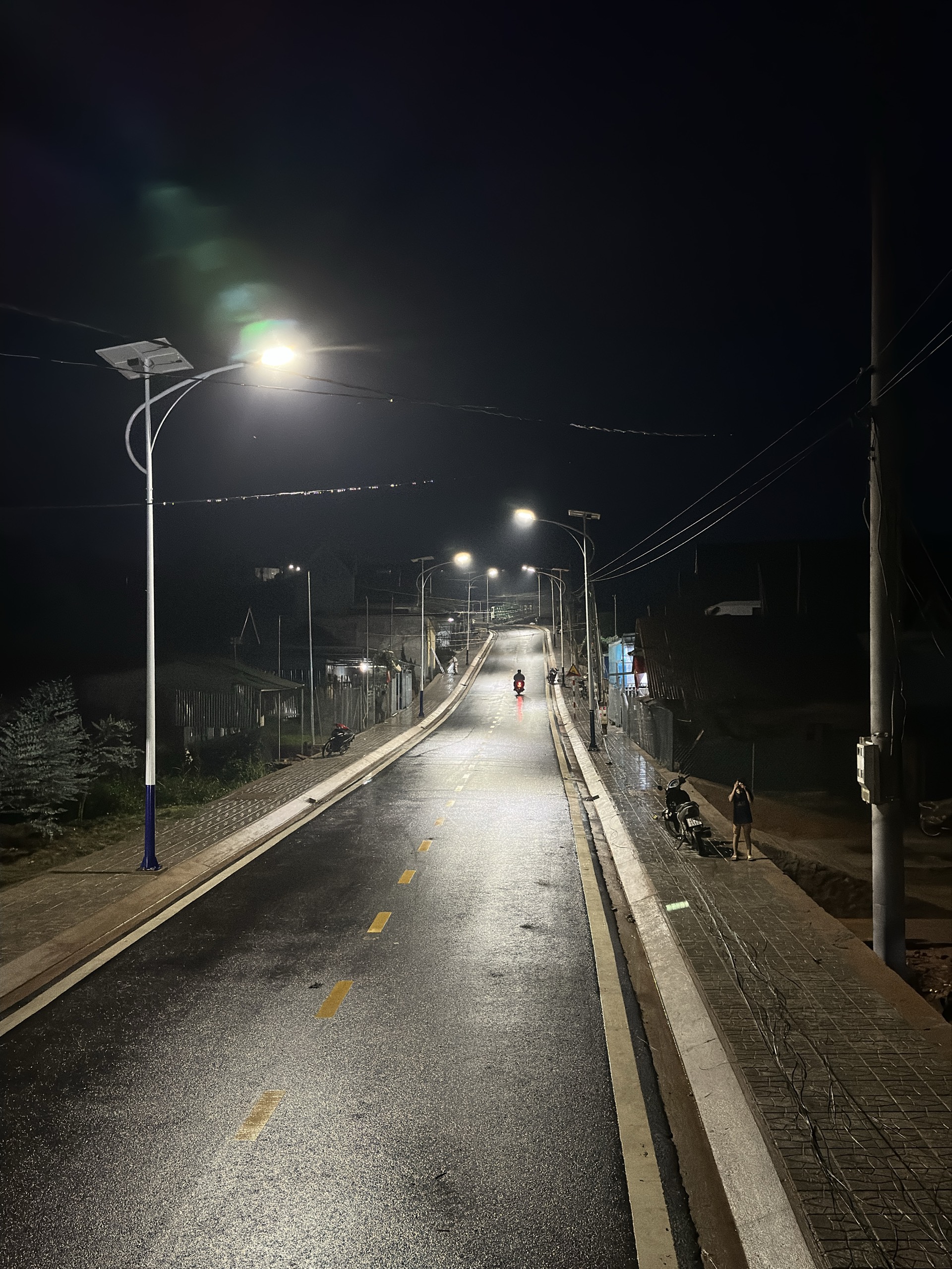 Đèn CTP-Shark-R có chất lượng ánh sáng tốt vào ban đêm mặc dù đang ở mùa mưa