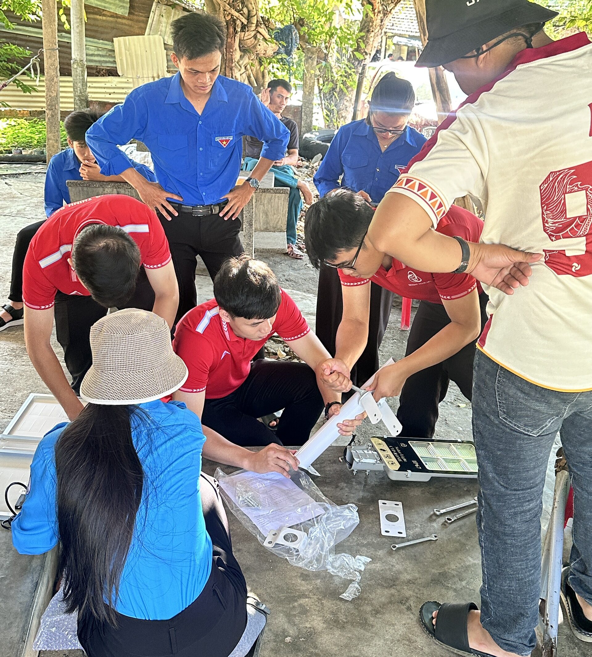 Hướng dẫn lắp đặt đèn led năng lượng mặt trời CTP-ROME