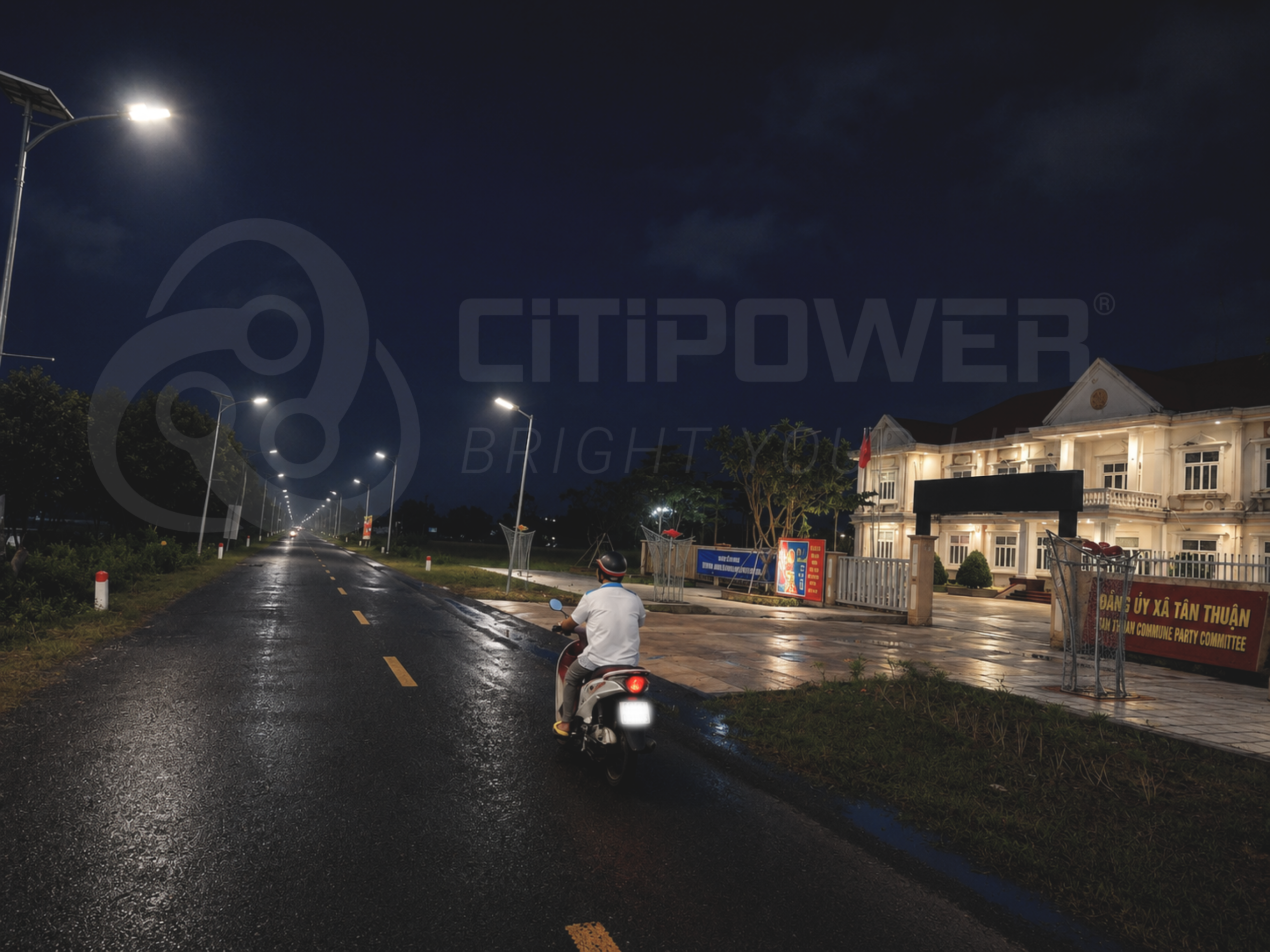 Dự án đèn CTP-OSCAR-LON tại Cà Mau vào ban đêm.