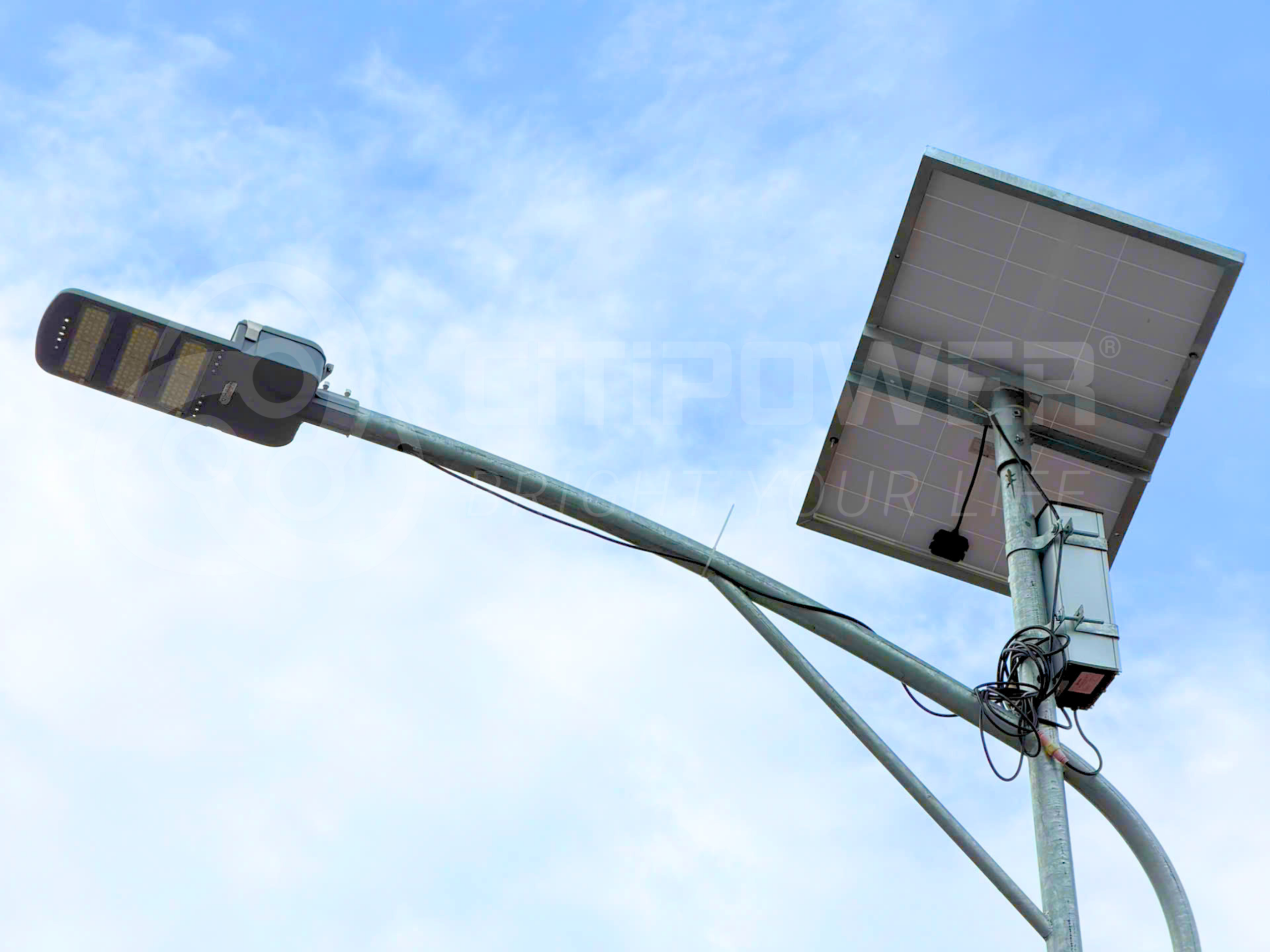 Đèn LED năng lượng mặt trời CTP-ECO 60W do CiTiPOWER triển khai.